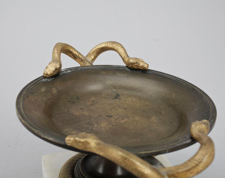 SKÅL / TAZZA, brons, empire, 1800-talets första hälft.