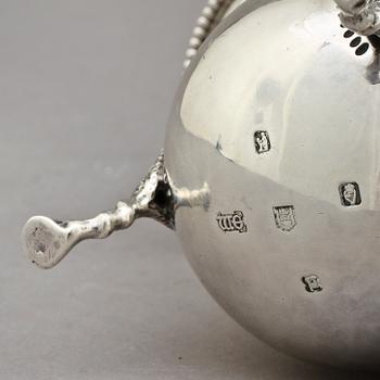 GRÄDDKANNA, silver, William Egan & Sons, Cork, Irland, 1900-talets första hälft. Vikt 175 g.