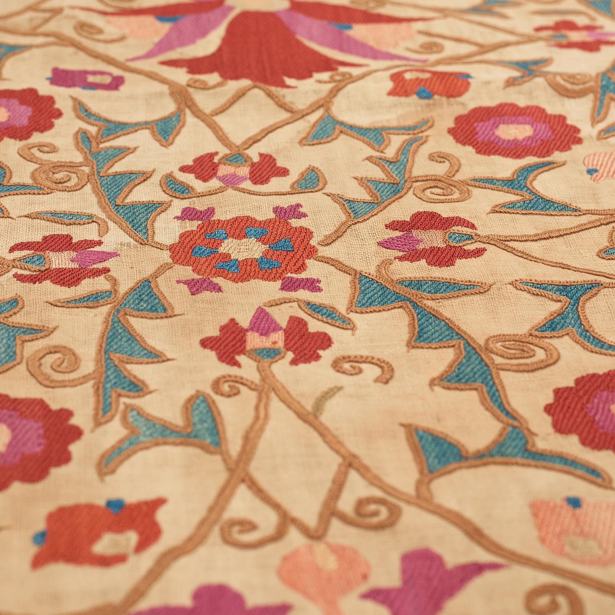 ANTIKT UZBEKISTANSKT SUZANIBRODERI, ca 230,5 x 160 cm.