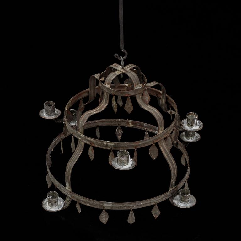 Ljuskrona i bleckplåt, allmoge, 1900-talets första hälft.