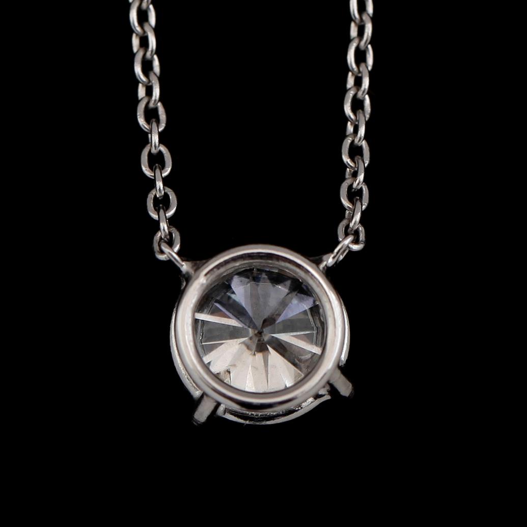 COLLIER, 18K vitguld, briljantslipad diamant ca 0.91 ct. Vikt ca 3 g.