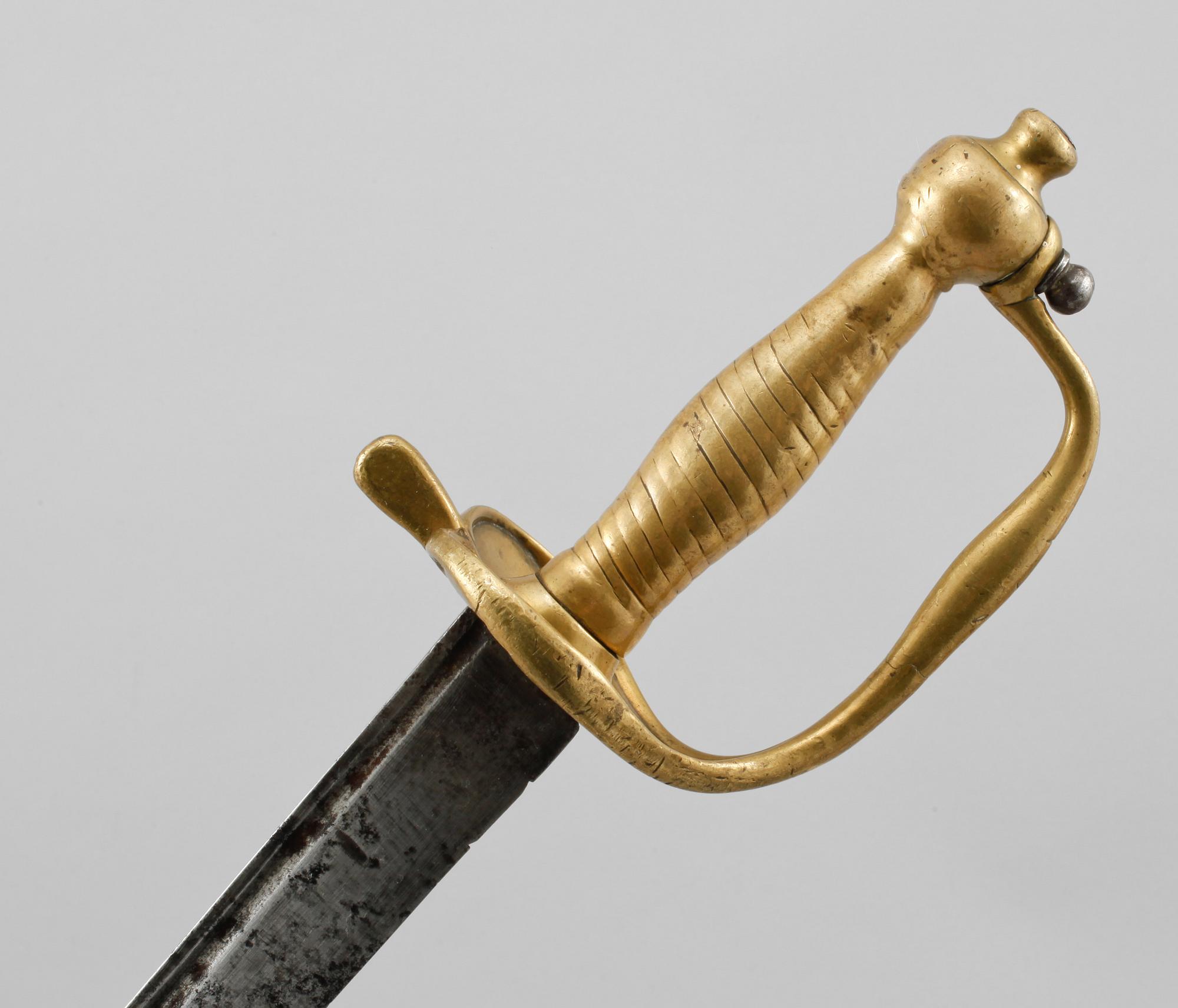 HUGGARE, m/1748, för infanteriet, samt SABEL, m/1770 eller m/1775, Savolax.