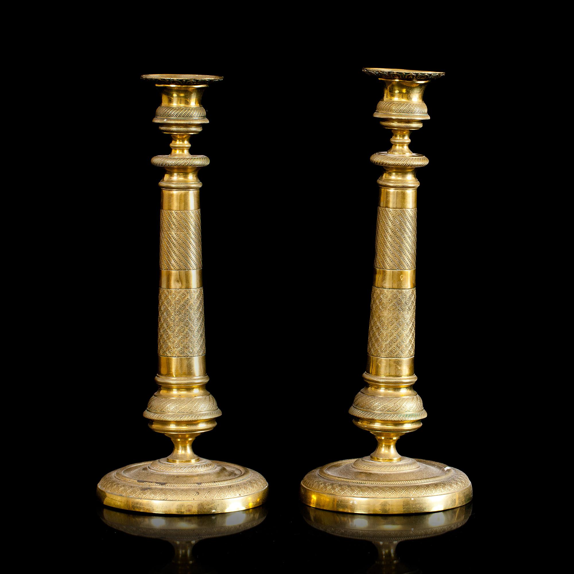 LJUSSTAKAR, ett par, senempirestil, 1900-tal.