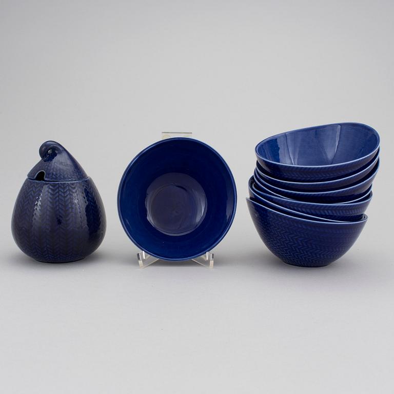 Hertha Bengtsson, 9 pieces of the "Blå eld" service, Rörstrand.