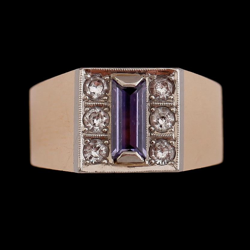 RING, 18 k guld, ametist och ljusa stenar, Alton 1967. Total vikt ca 4,5 g.