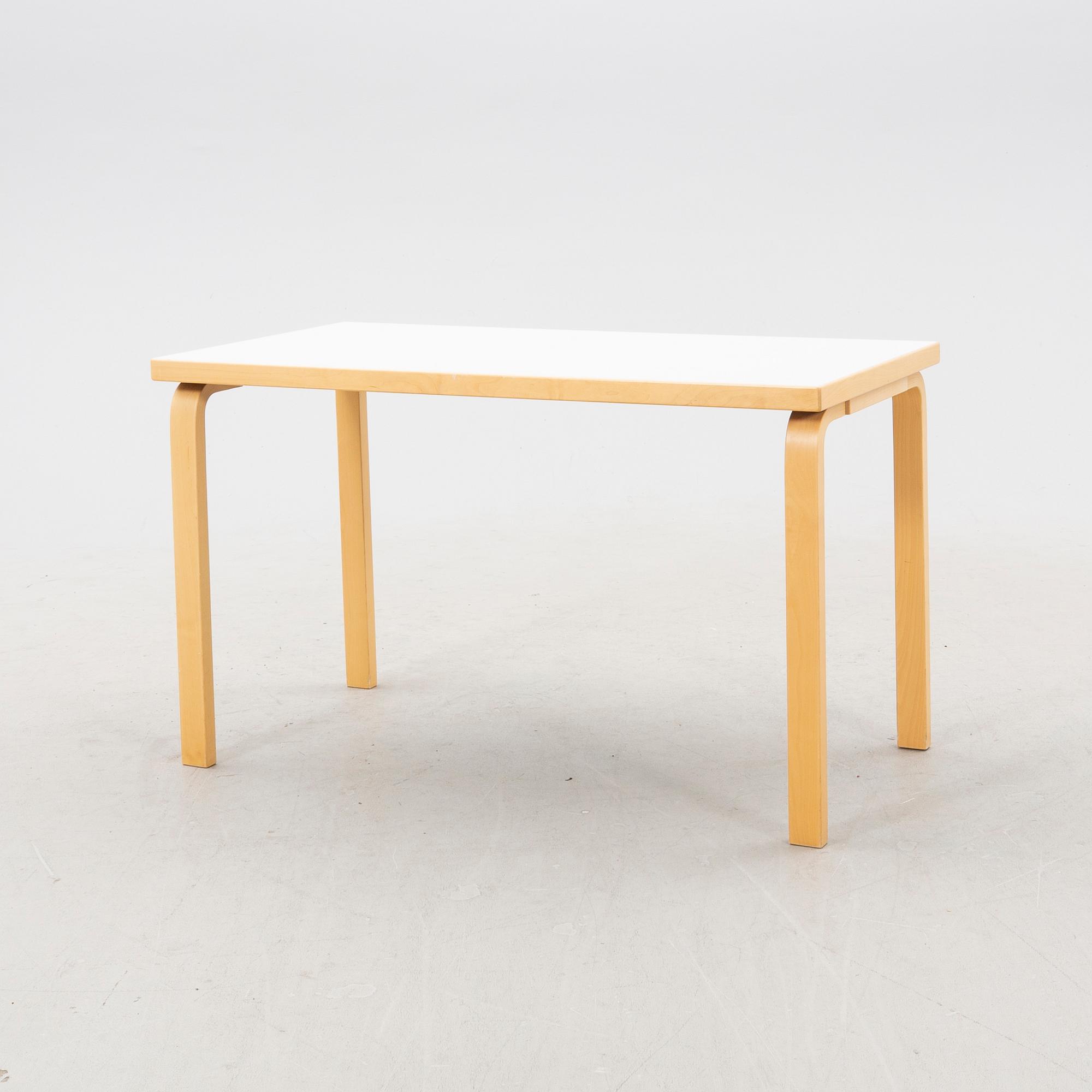 Alvar Aalto, bord, modell 80a, Artek, 2000-tal.