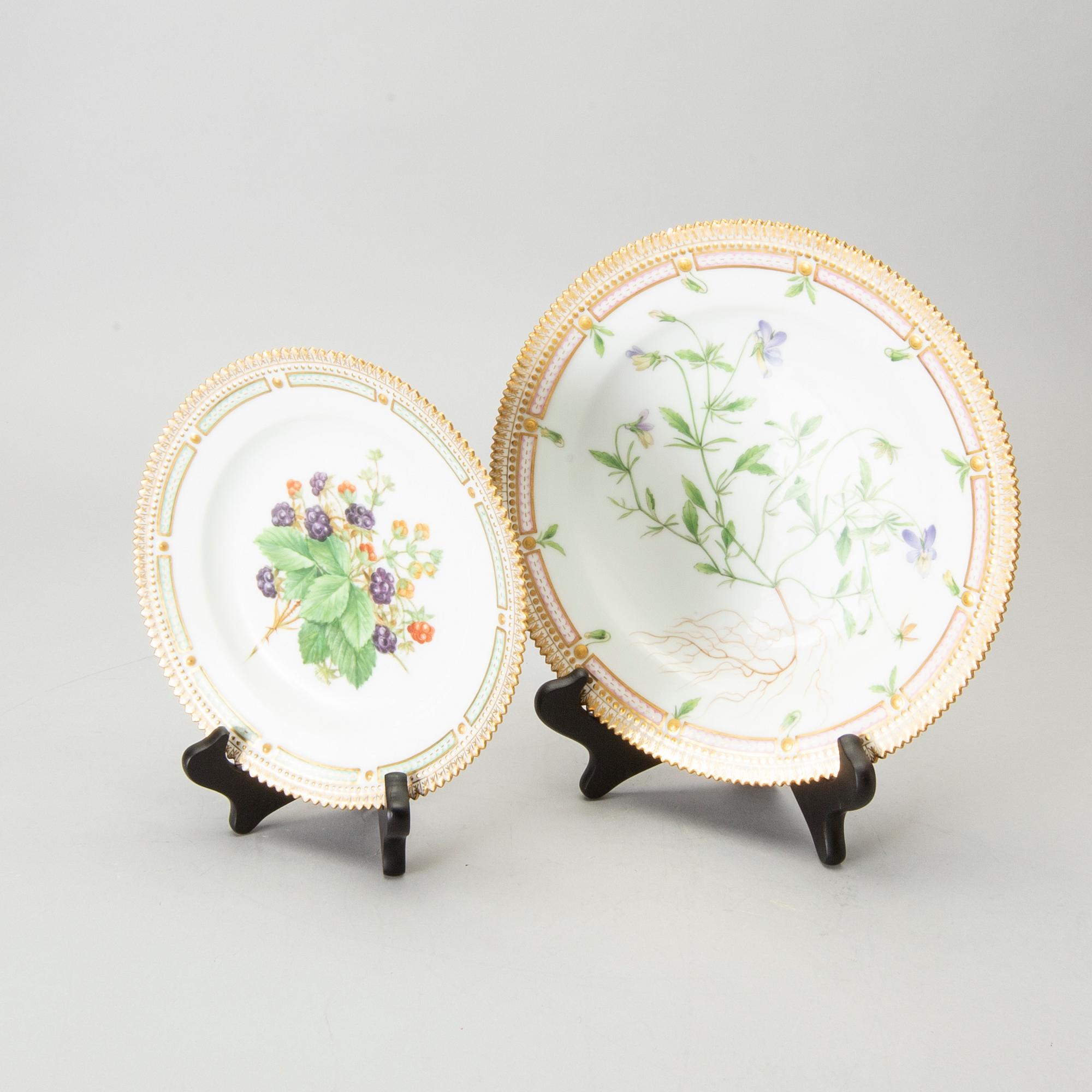 Two 20th century Flora Danica Royal Copenhagen porcelain dishes.