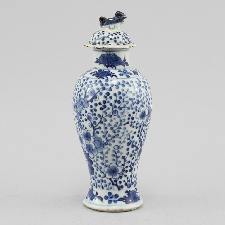 VAS, porslin, Kina, 1700/1800-tal.