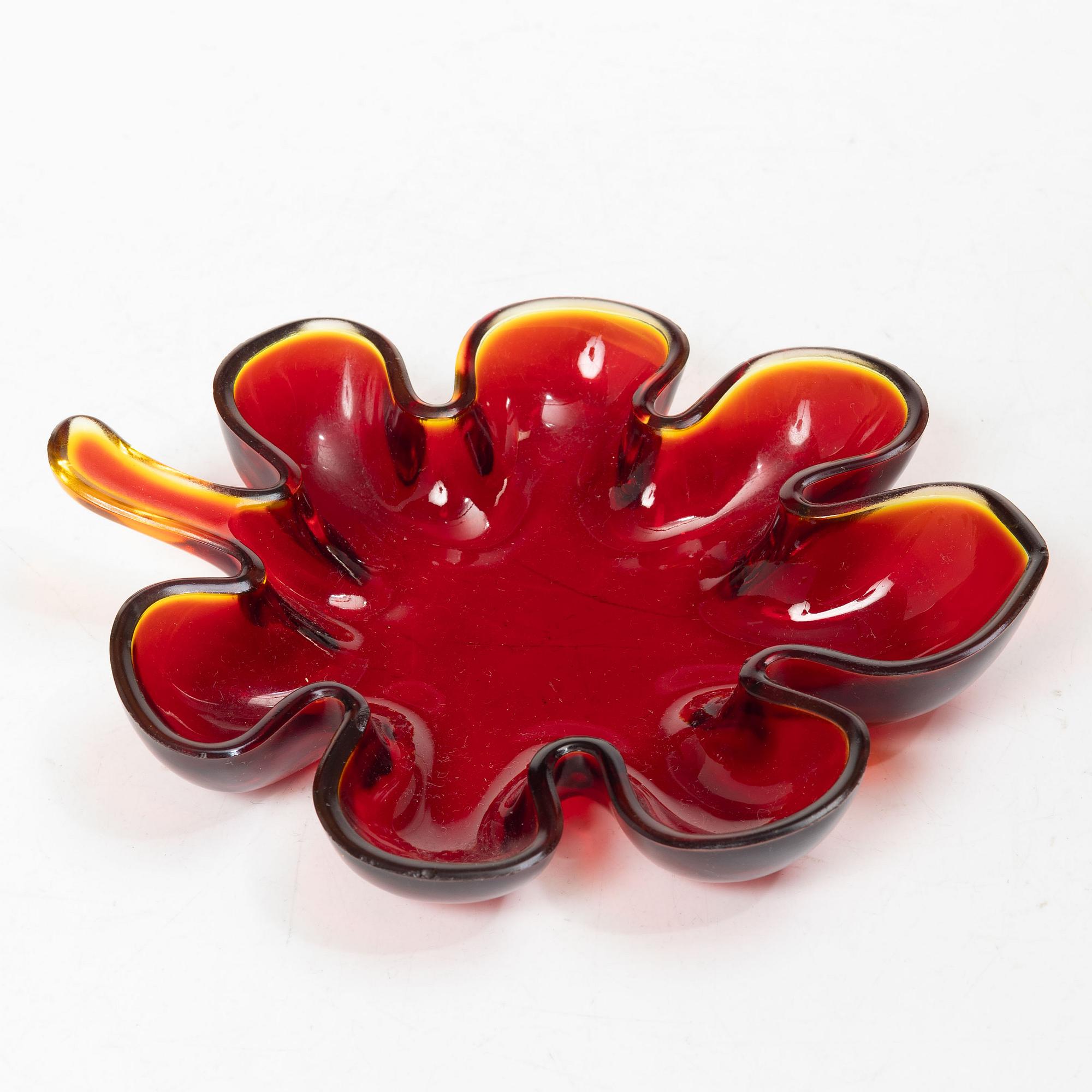 Reijmyre Glasbruk, glass, 22 pieces, mostly Reijmyre, including Monica Bratt.
