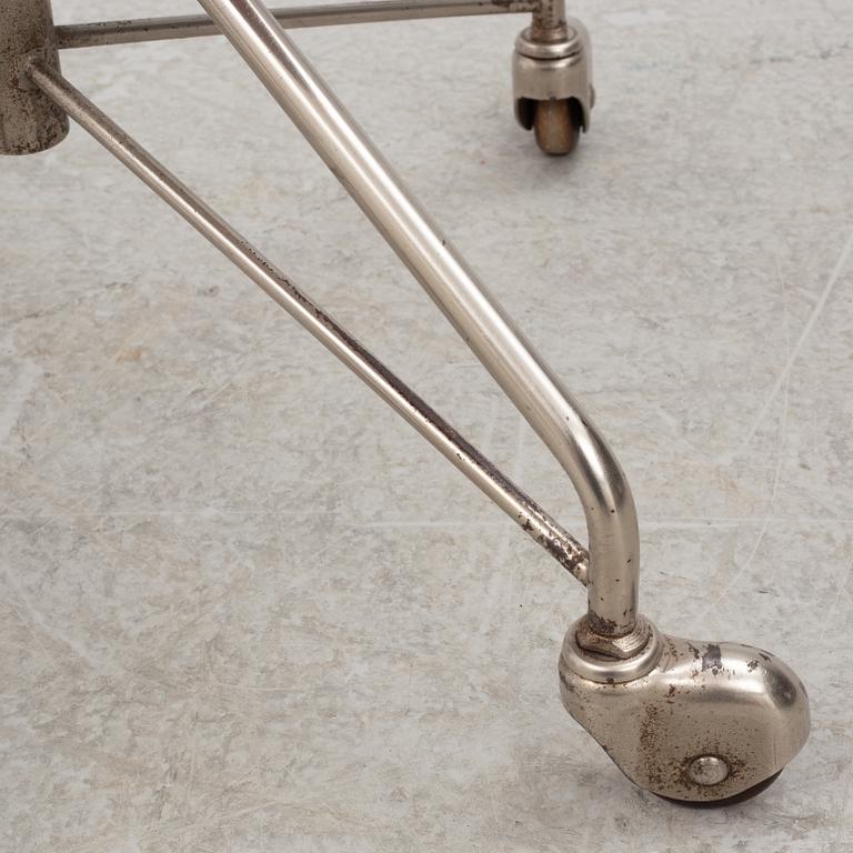 Arne Jacobsen, a 'Series 7' desk chair, Fritz Hansen, Denmark, 1950's/60's.