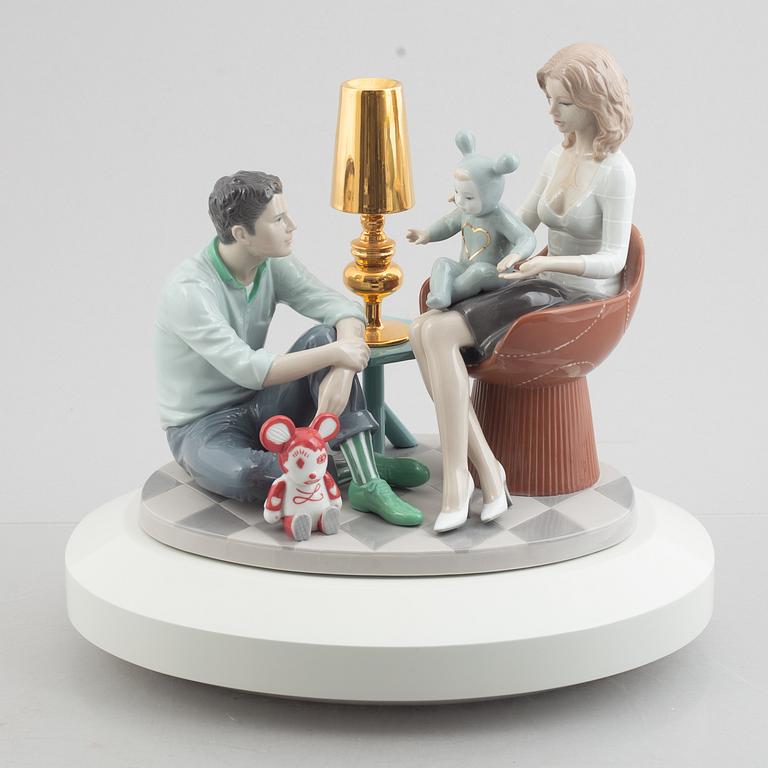 Jaime Hayon, figurine, porcelain, "The family portrait", Lladro, contemporary.