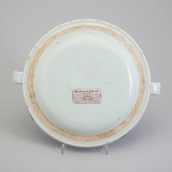 A blue and white export porcelain hot water dish, Qing dynasty, Qianlong (1736-95).