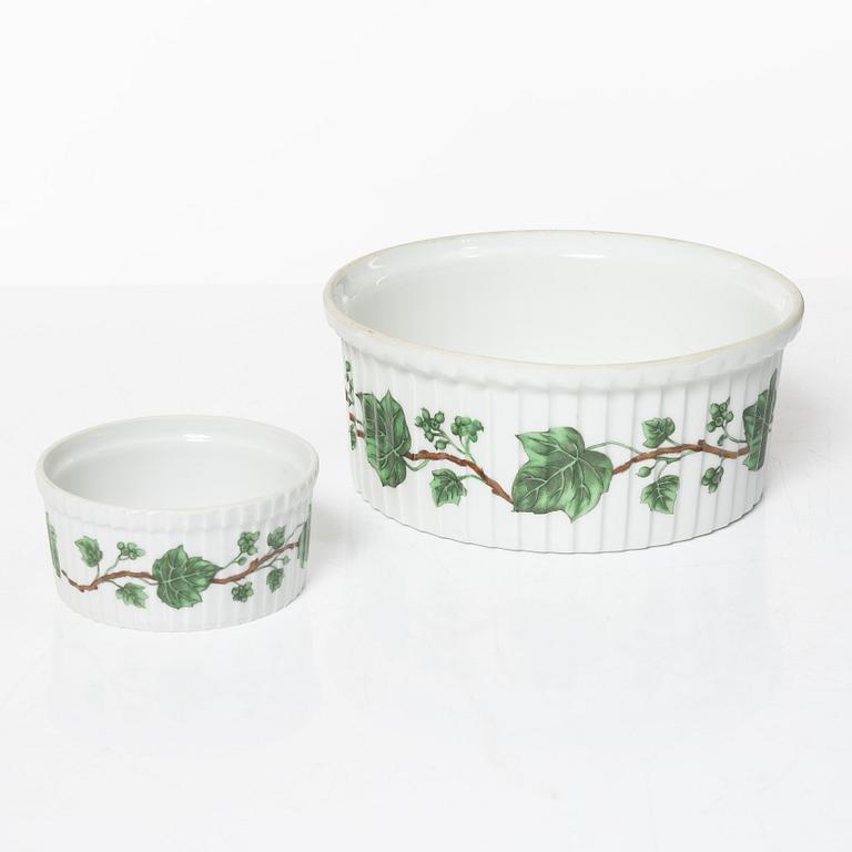 Service, 63 pieces, porcelain, Porcelaine de Paris, Limoges, France.