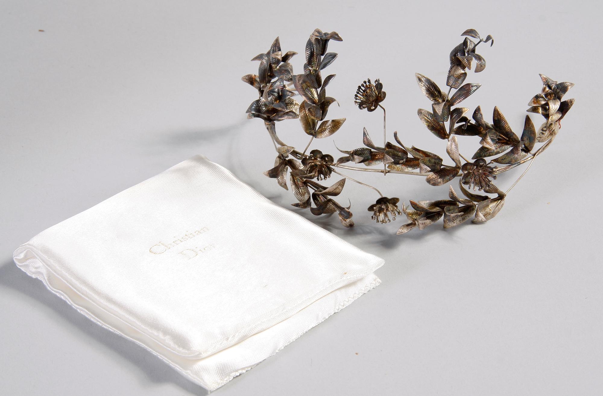 TIARA, silver.