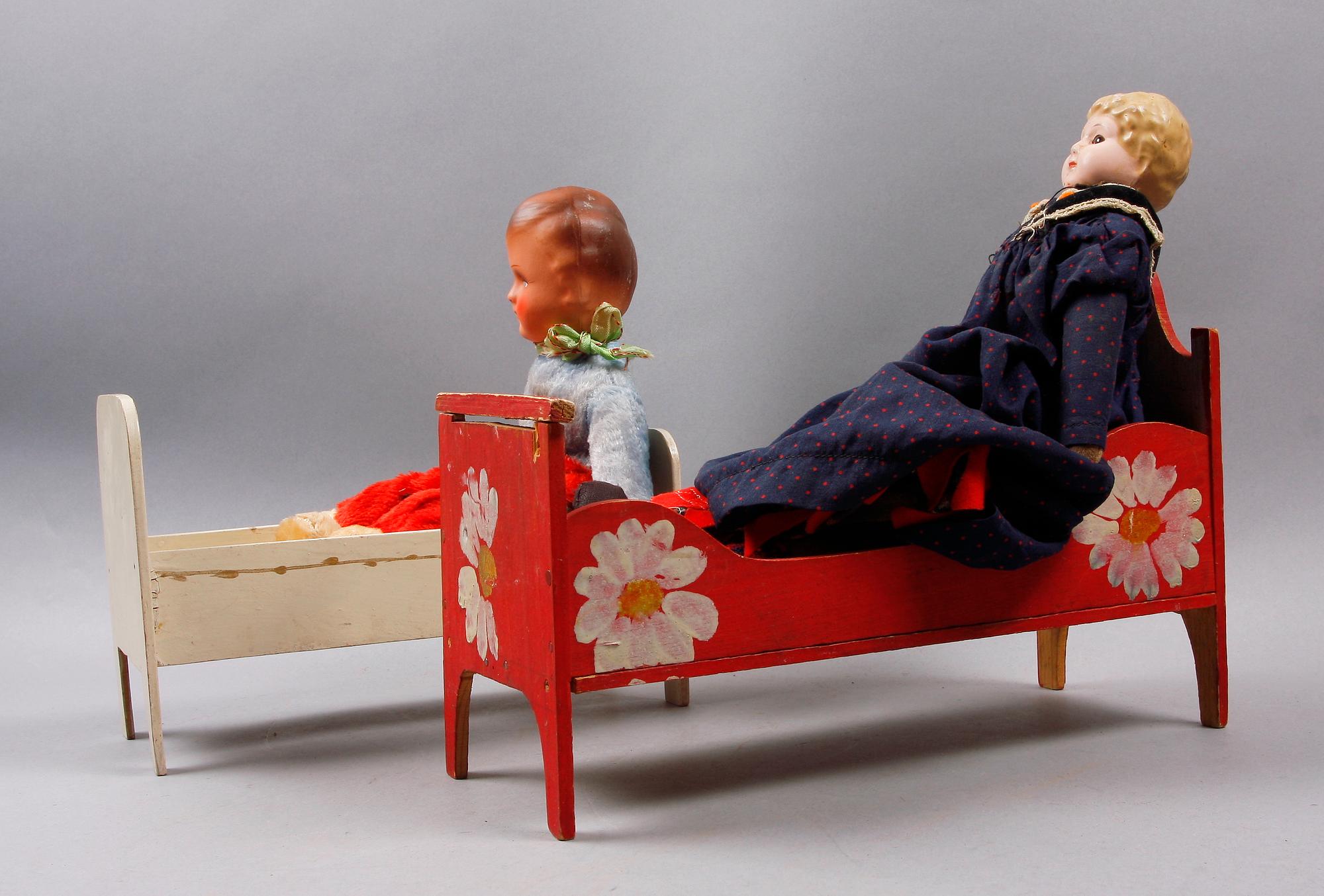 PARTI DOCKOR OCH DOCKSÄNGAR.