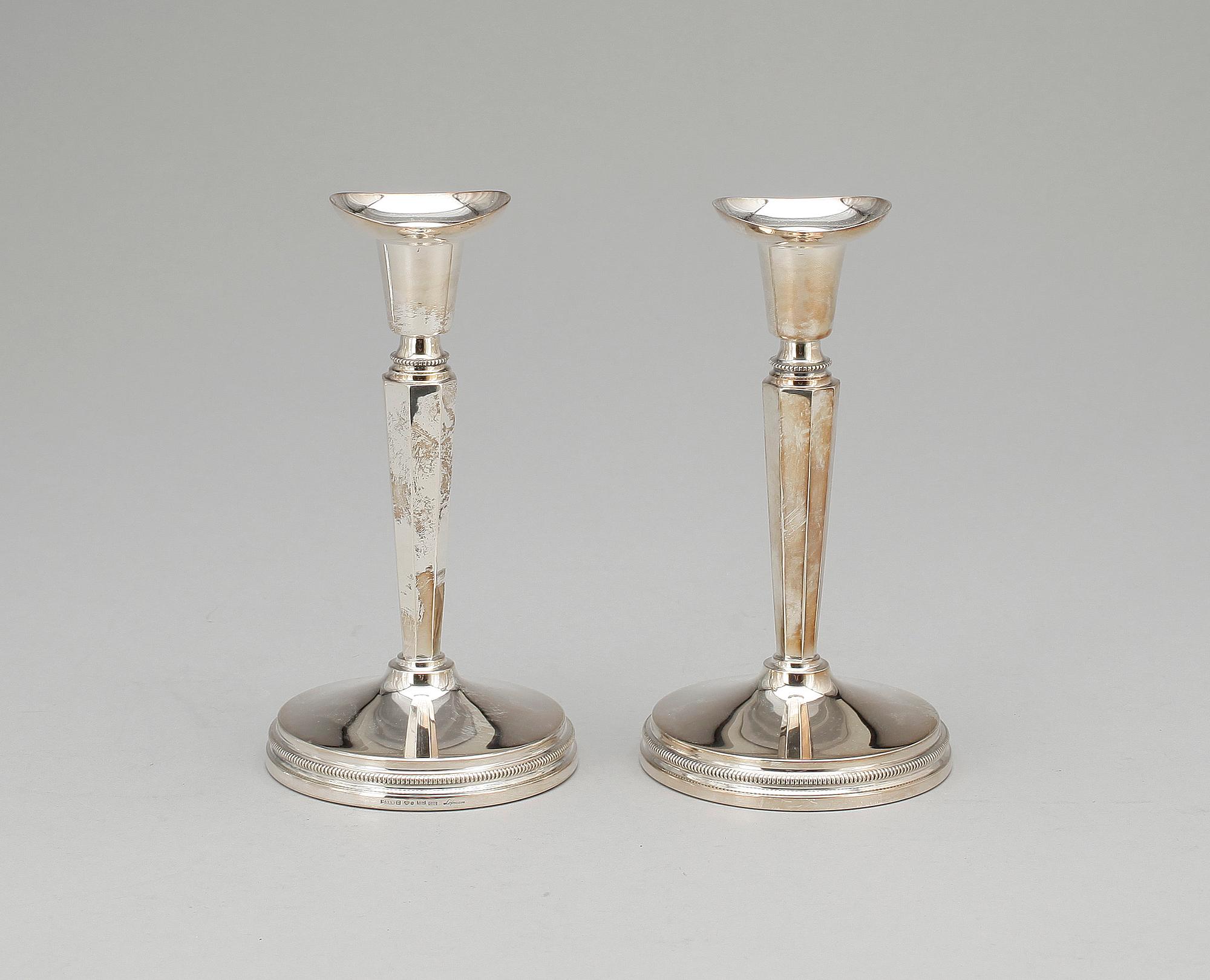 LJUSSTAKAR, ett par, silver, Eric Löfman för MGAB, Uppsala, 1977.