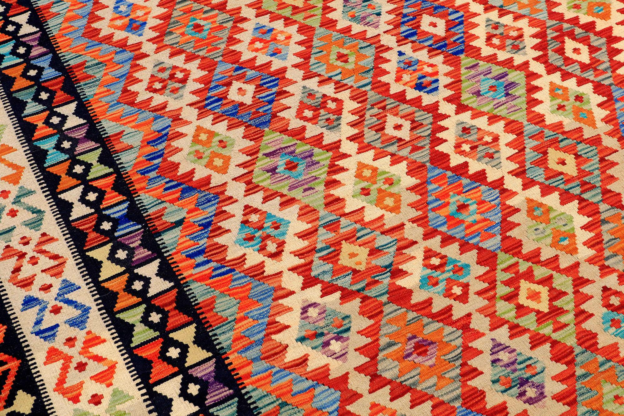 A CARPET, Kilim, ca 298 x 200 cm.