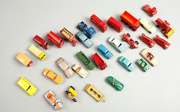 LEKSAKSBILAR, 43 st, Lesney, Matchbox, Dinky, Schuco m fl.