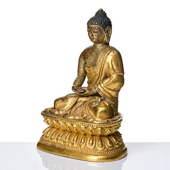 Buddha, förgylld kopparlegering. Tibetokinesisk, 1700-tal.