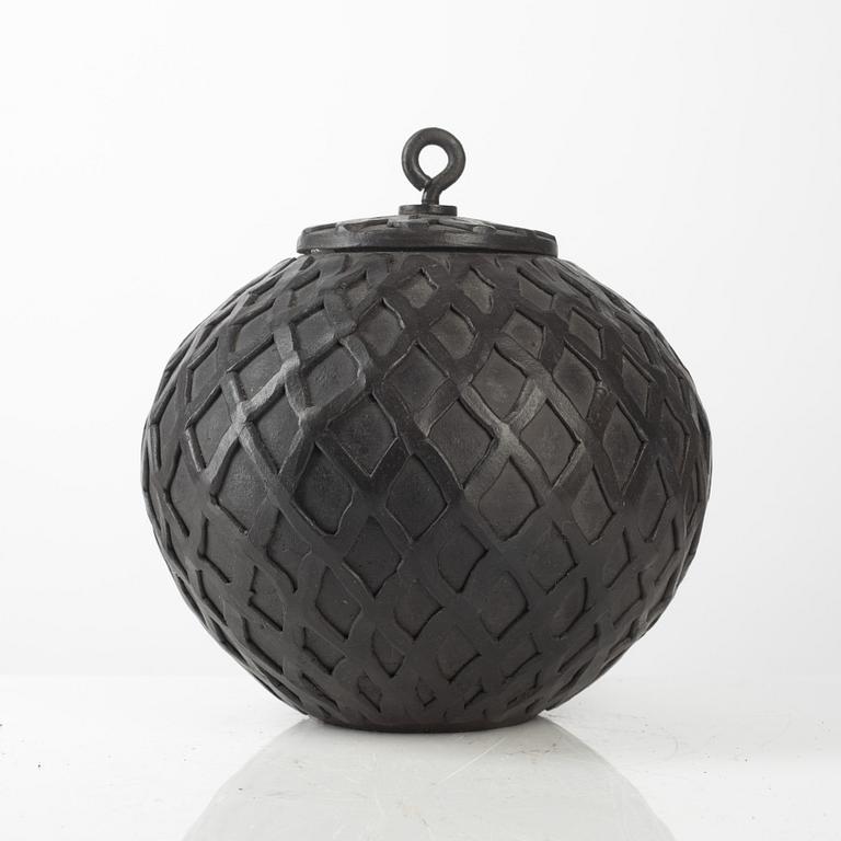 Anja Notini, an urn with cover, own workshop, Saltsjö-Boo.