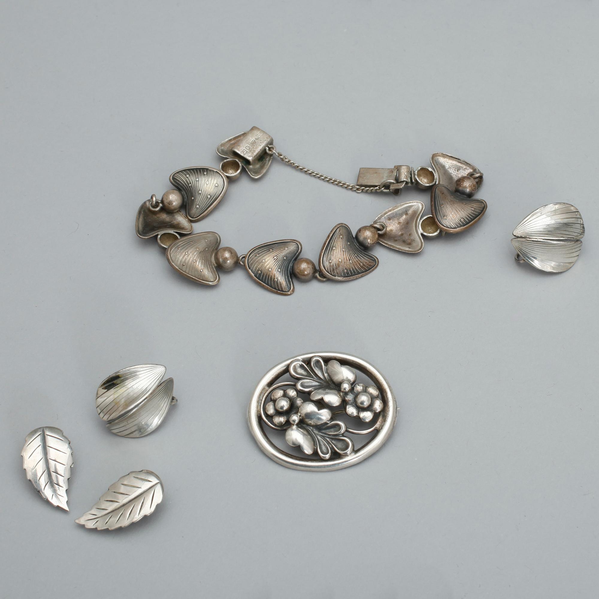 PARTI SMYCKEN, 13 delar, silver, bland annat Alton, 1900-talets andra hälft. Total vikt ca 140 gram.