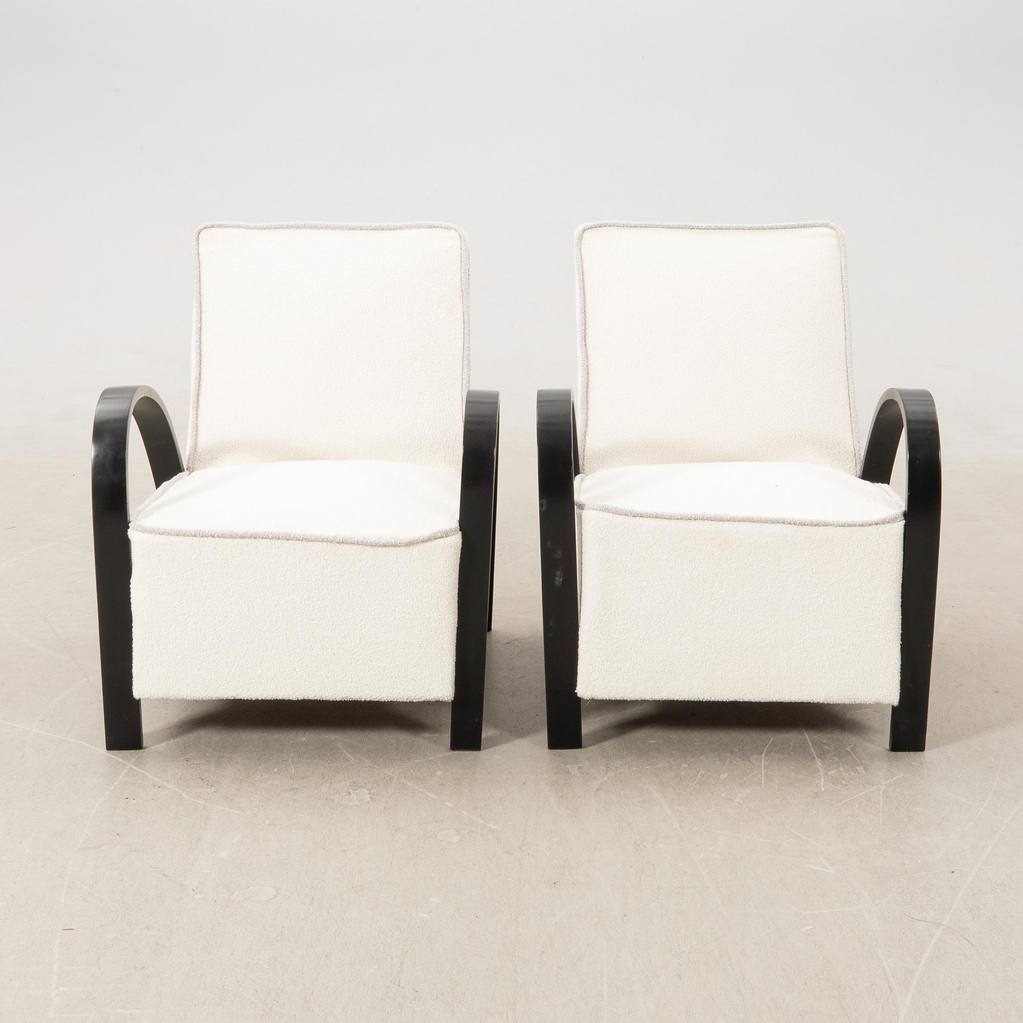 Armchairs, a pair from the first half of the 20th century.