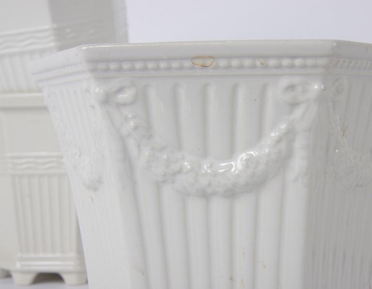 YTTERFODER, 1+1+2(+1), porslin, prins Eugens "Waldemarsudde". Gustafsberg.