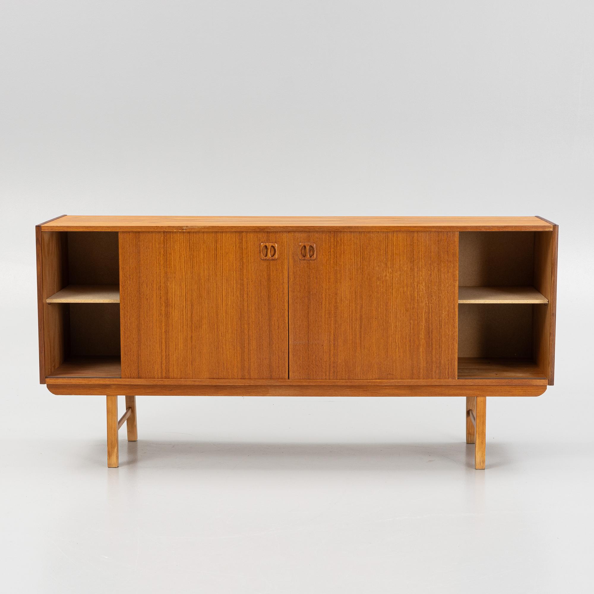 Sideboard, 1900-talets mitt.