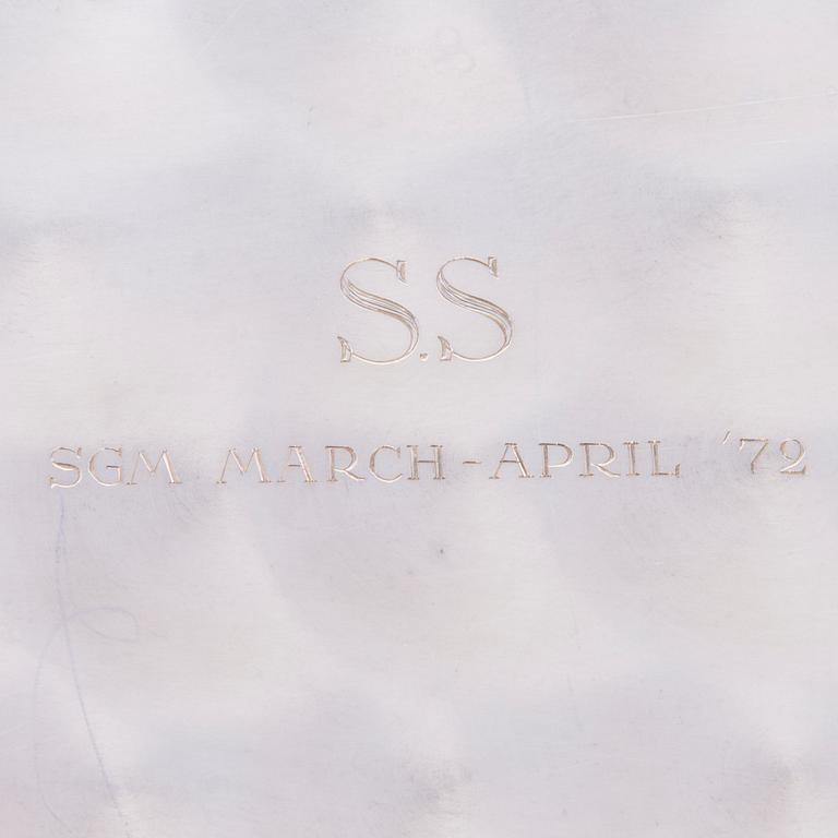 BRICKA, silver, rokokostil, Auran Kultaseppä Oy, Åbo 1971. Vikt ca 1337 g.