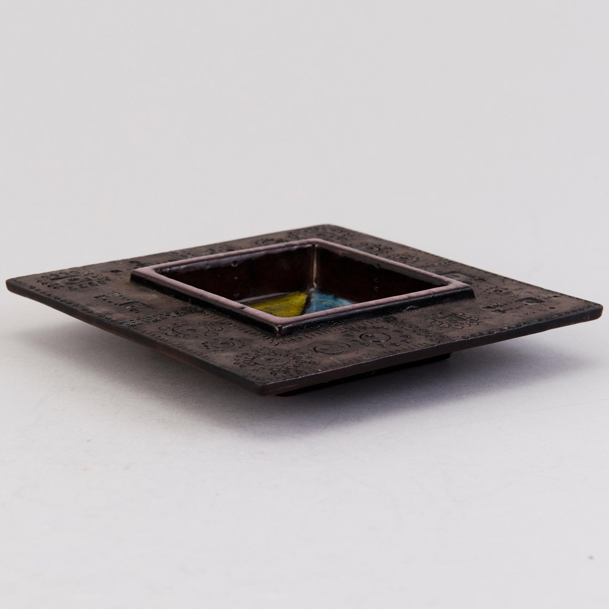 RUT BRYK, reliefi, kivitavaraa, signeerattu BRYK.