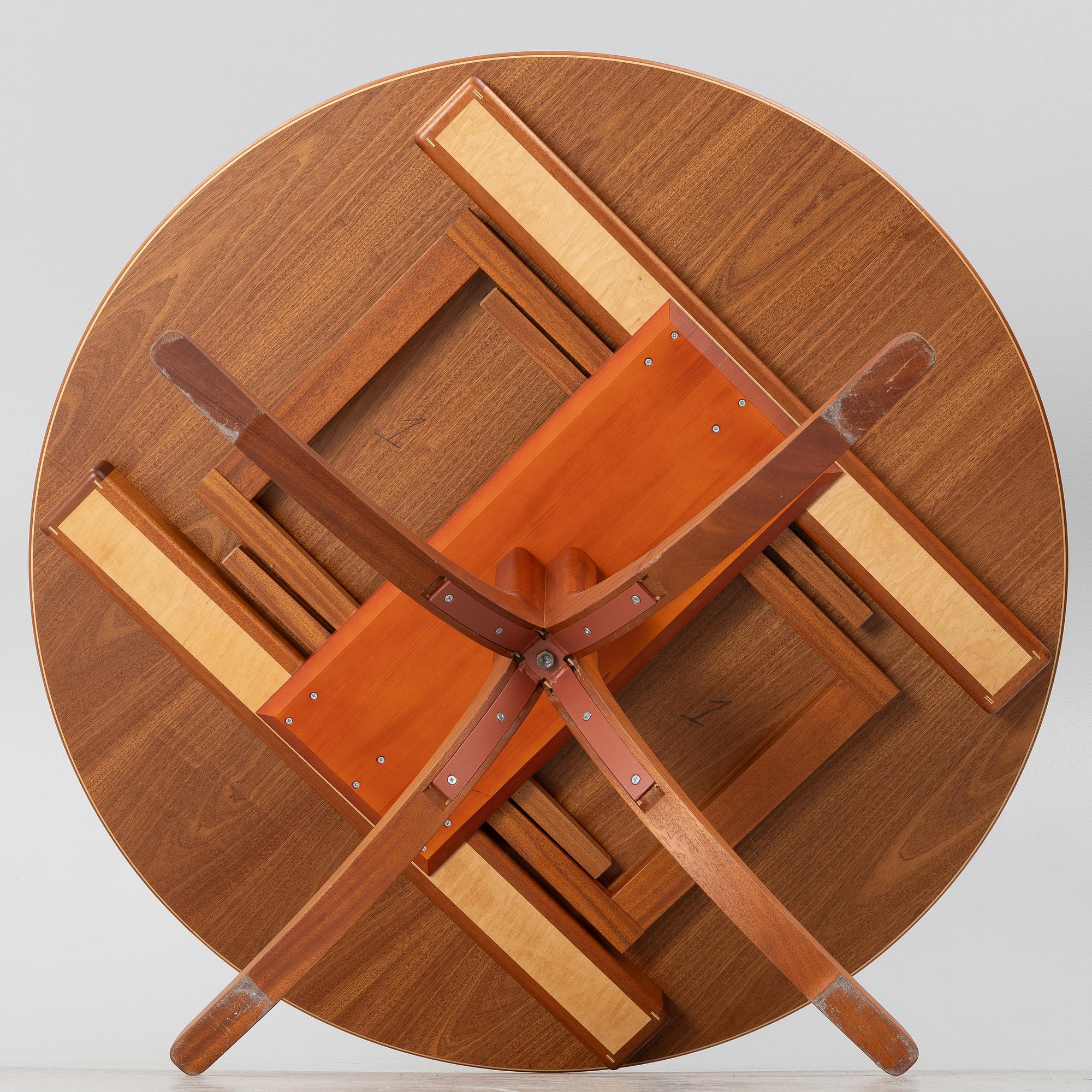 Josef Frank, matbord, modell 771. Firma Svenskt Tenn.