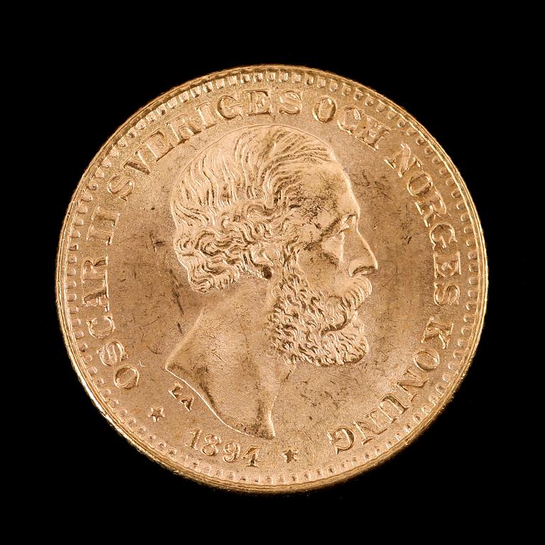 GULDMYNT, 10 kronor, Oscar II, 1894.  Vikt ca 5 gram.
