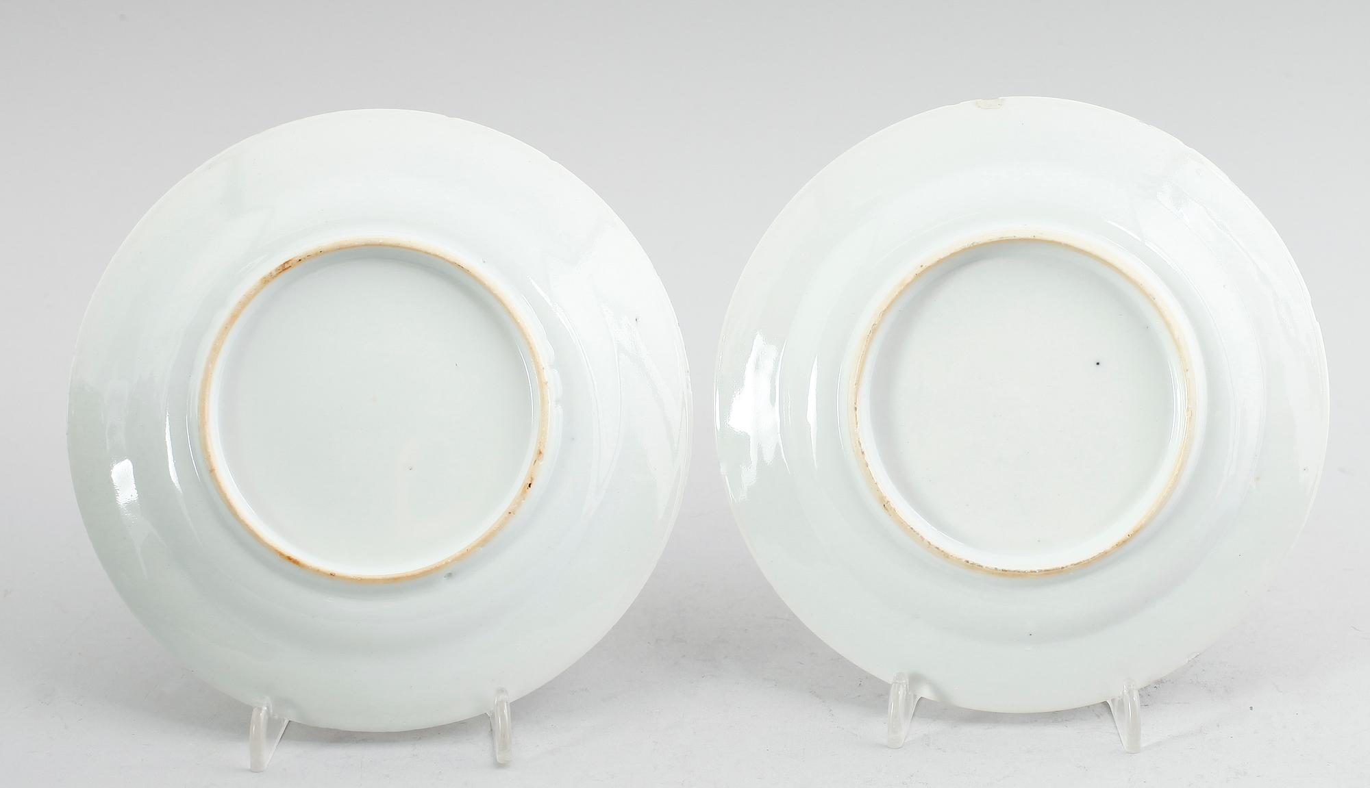 TALLRIKAR, 1 par, porslin, Kina, Qianlong 1736-1795.