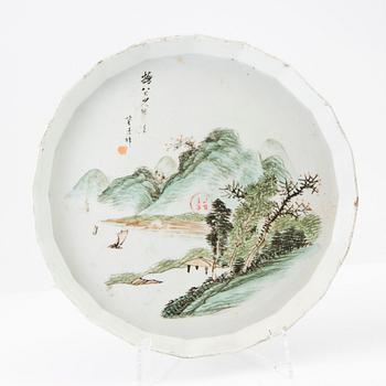 A set of two Chinese porcelain trays, 20th century.