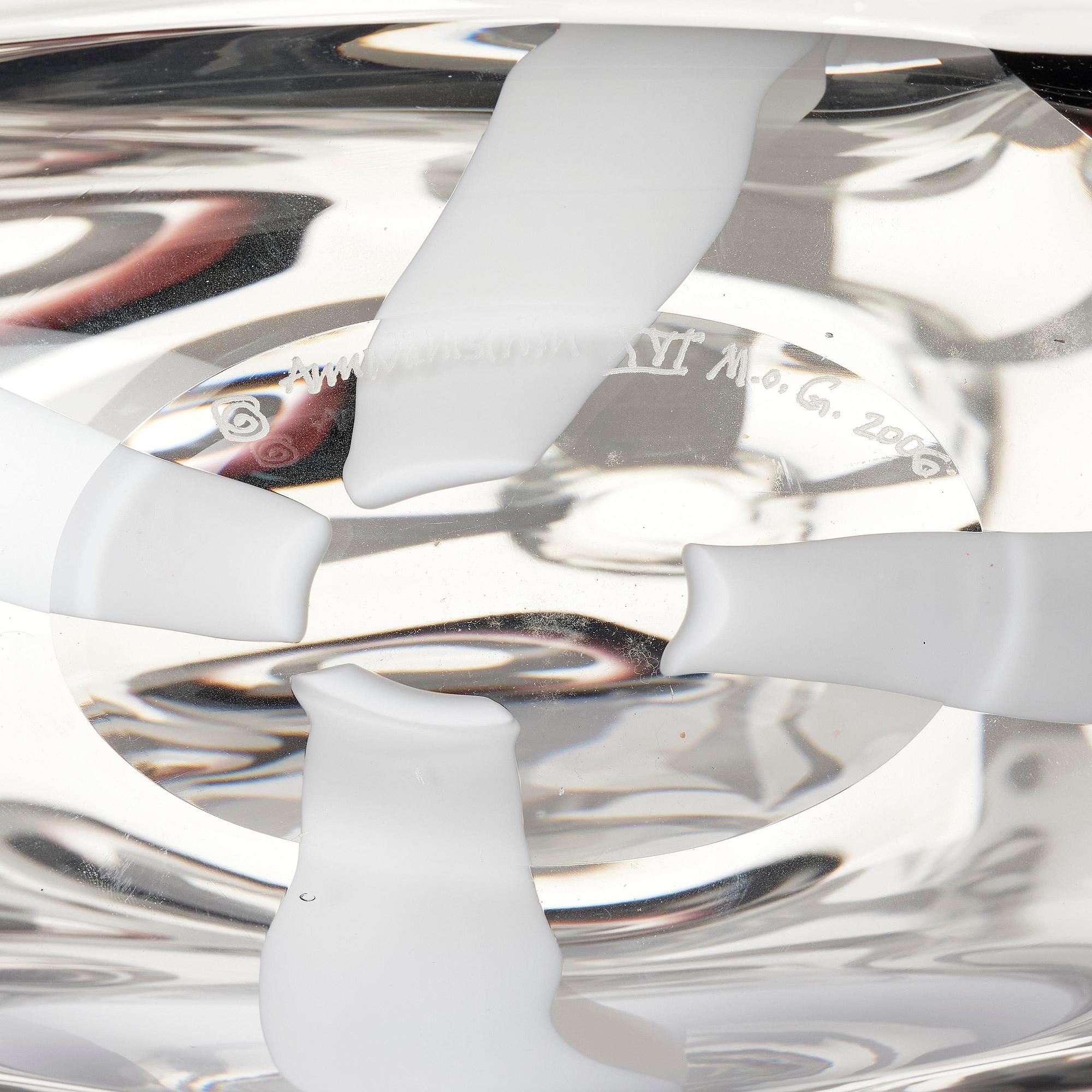 Ann Wåhlström, "Lollipop XVI", a unique glass vase, Tacoma, USA 2006.