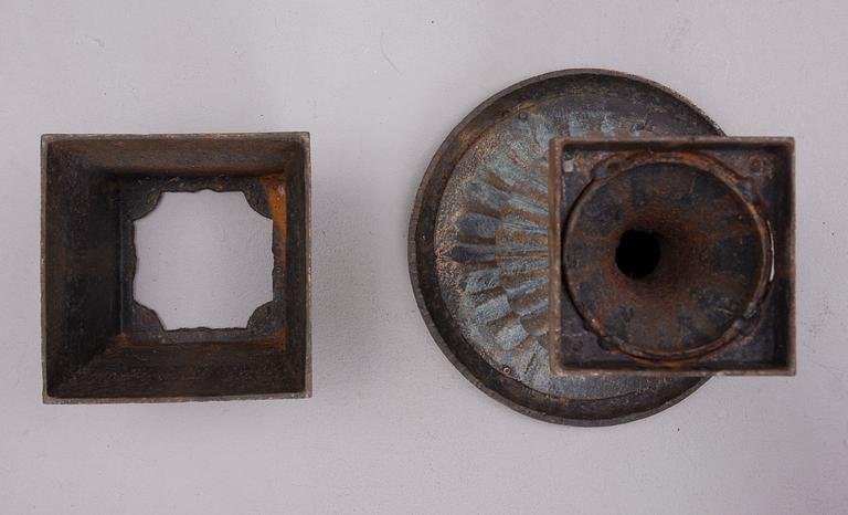 TRÄDGÅRDSURNOR, 2 st, 1900-talets slut.