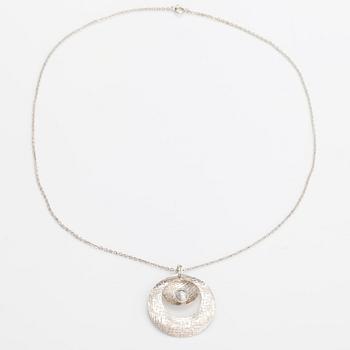 Elis Kauppi, Halsband, sterling silver. Kupittaan kulta, Åbo 1973.