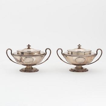 Digby Scott & Benjamin Smith I, a pair of silver tureens, London, England, 1781.