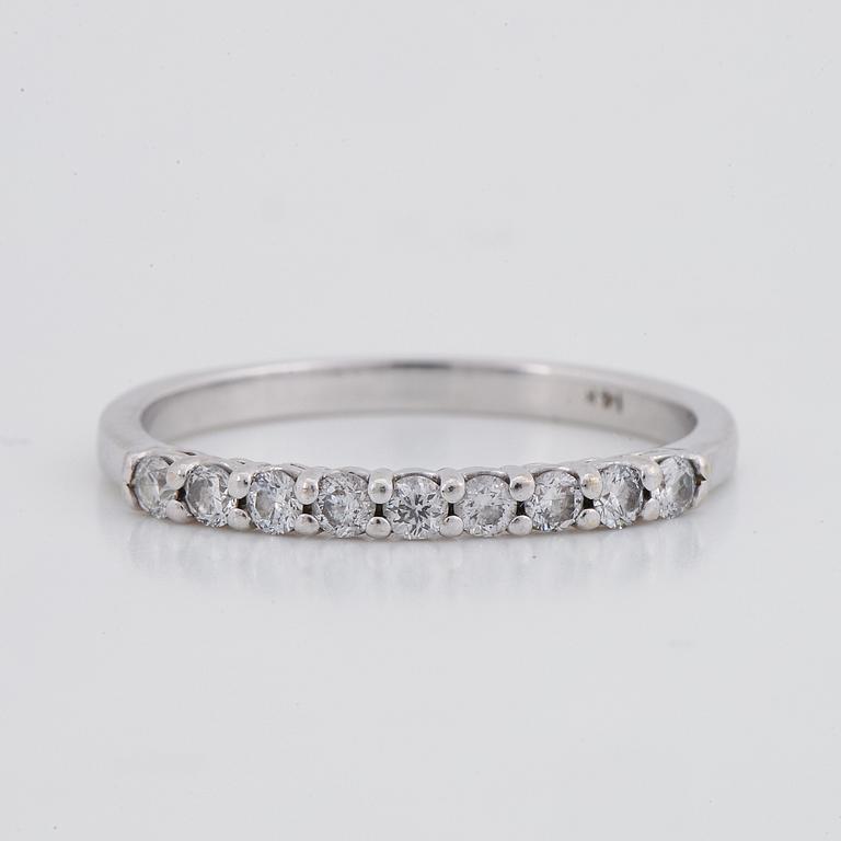 Brilliant-cut diamond ring.