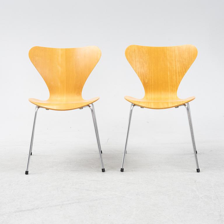 Arne Jacobsen, stolar, 8 st, Fritz Hansen, Danmark, daterade 1988.