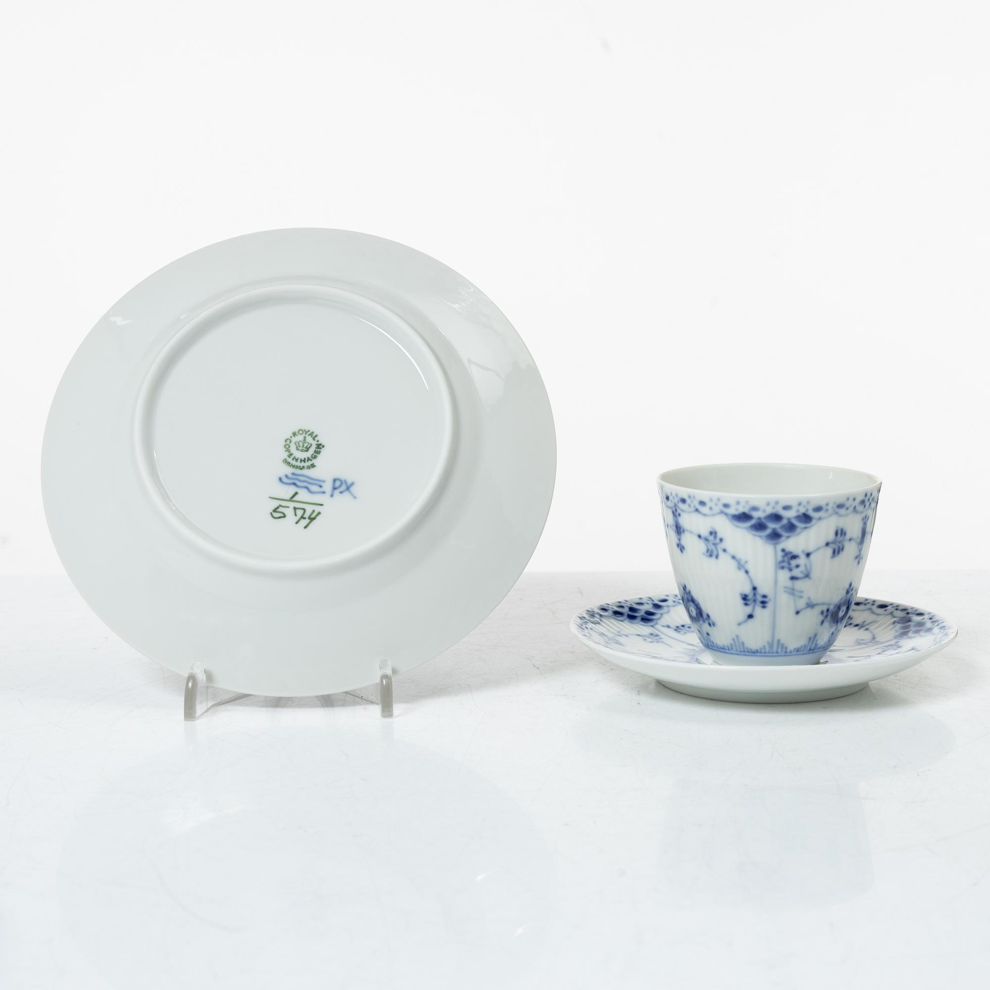 Royal Copenhagen, "Musselmalet", coffee service, 38 pieces, porcelain, full and half lace.