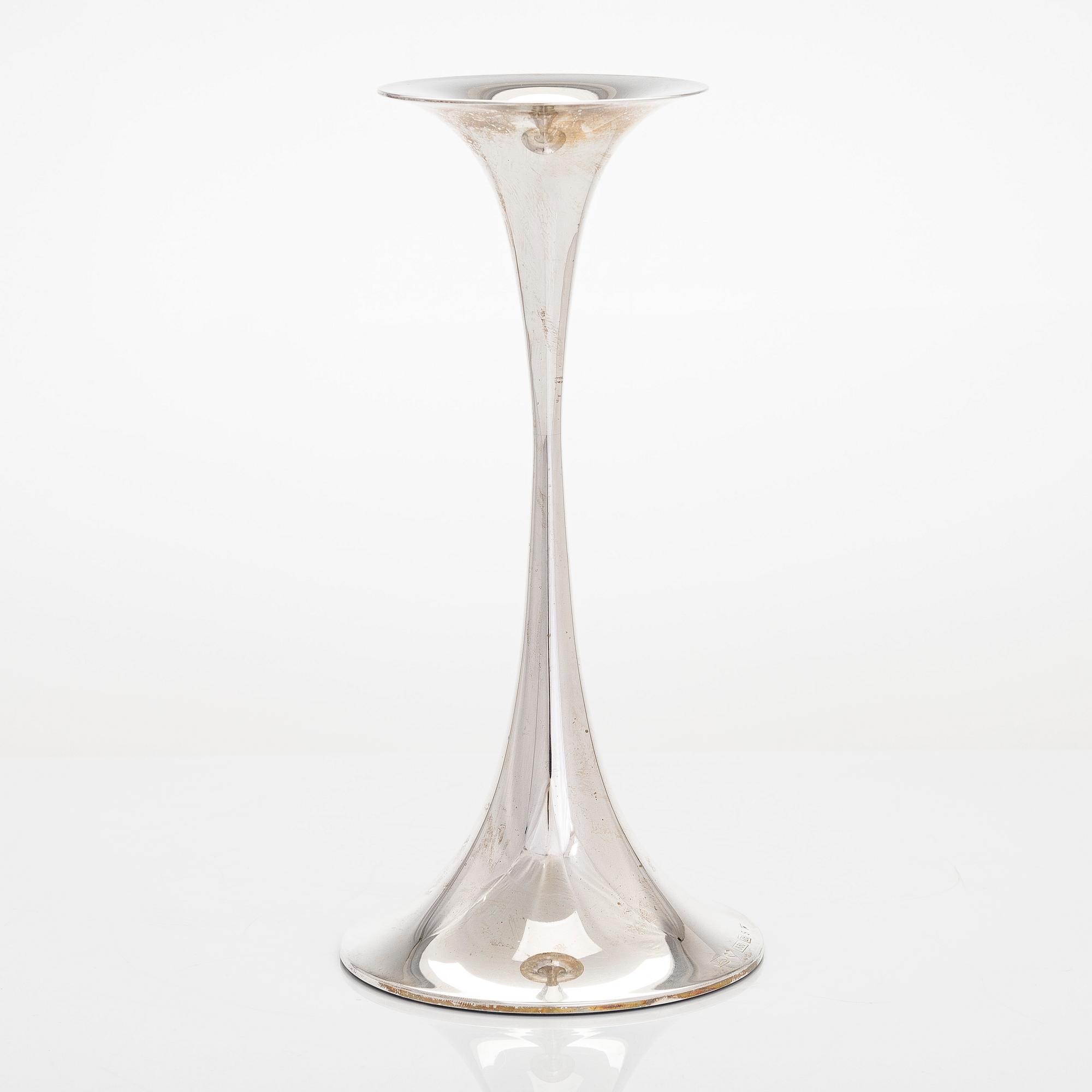 Tapio Wirkkala, ljusstake, silver, "Trumpet", Kultakeskus, Tavastehus 2001. I originallåda.
