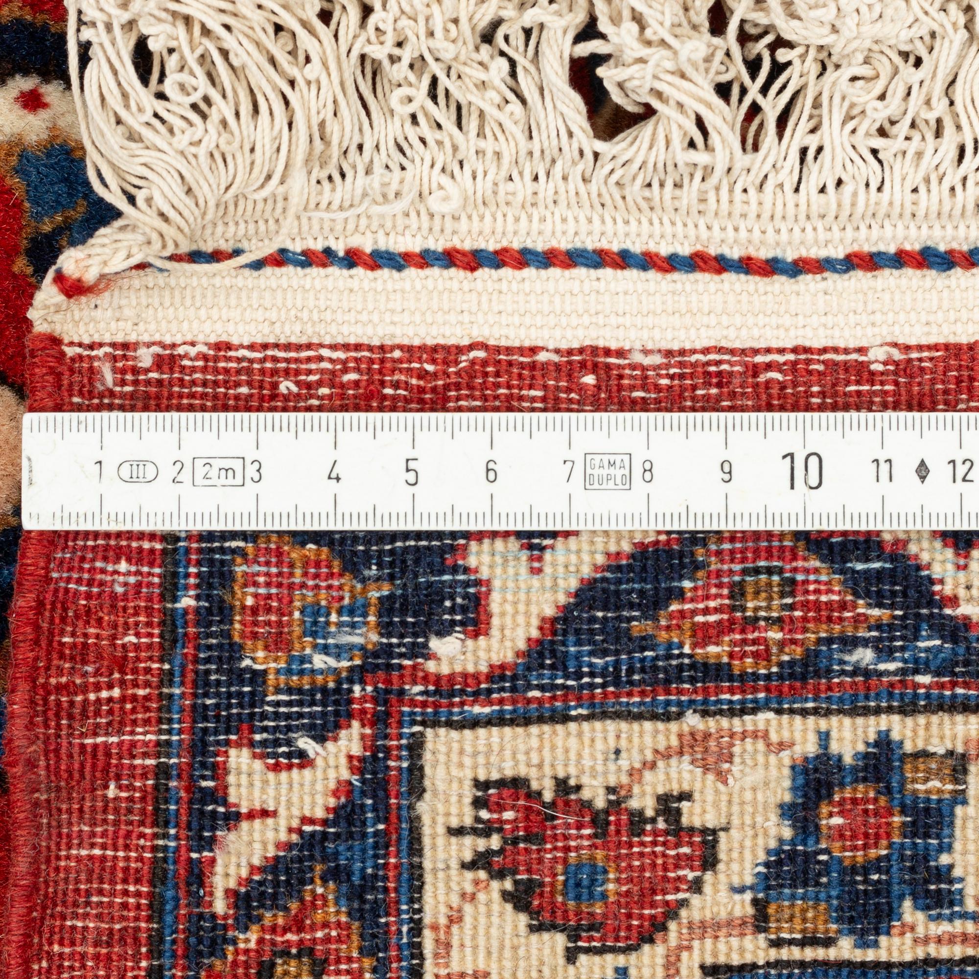 Carpet, Isfahan, mid 20th century, 245 x 163 cm.
