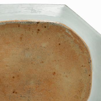 A blue and white serving dish, Qing dynasty, Qianlong (1736-95).