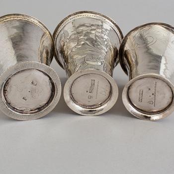 THREE 18TH CENTURY SILVER BEAKERS.