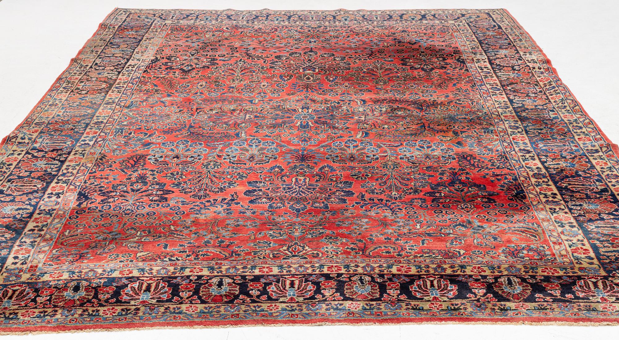 A so called American Sarouk carpet, c. 380 x 265 cm.