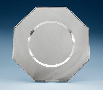 596. A Wiwen Nilsson octagonal silver dish, Lund 1933.