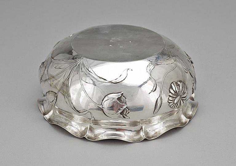 SKÅL, silver. A. Dragsted, Danmark, Jugend, 1900-talets första kvartal. Vikt 343 g.