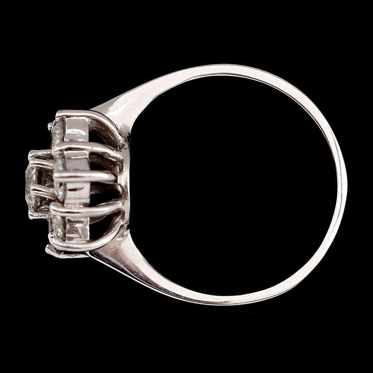 RING, 14 k guld, briljantslipade diamanter tot ca 1.32 ct.