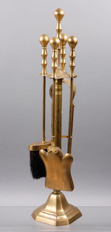 STÄLL MED BRASUTENSILIER, 5 delar, mässing, 1900-ta.
